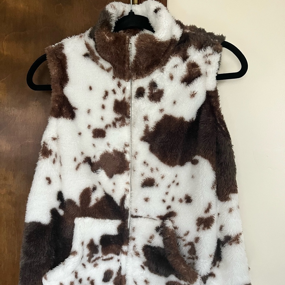 SHEIN Fleece Vest - Brown and White cow print